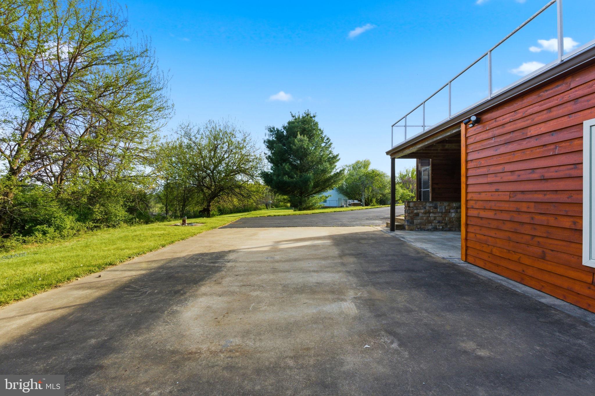 HIGH POINTE - Residential