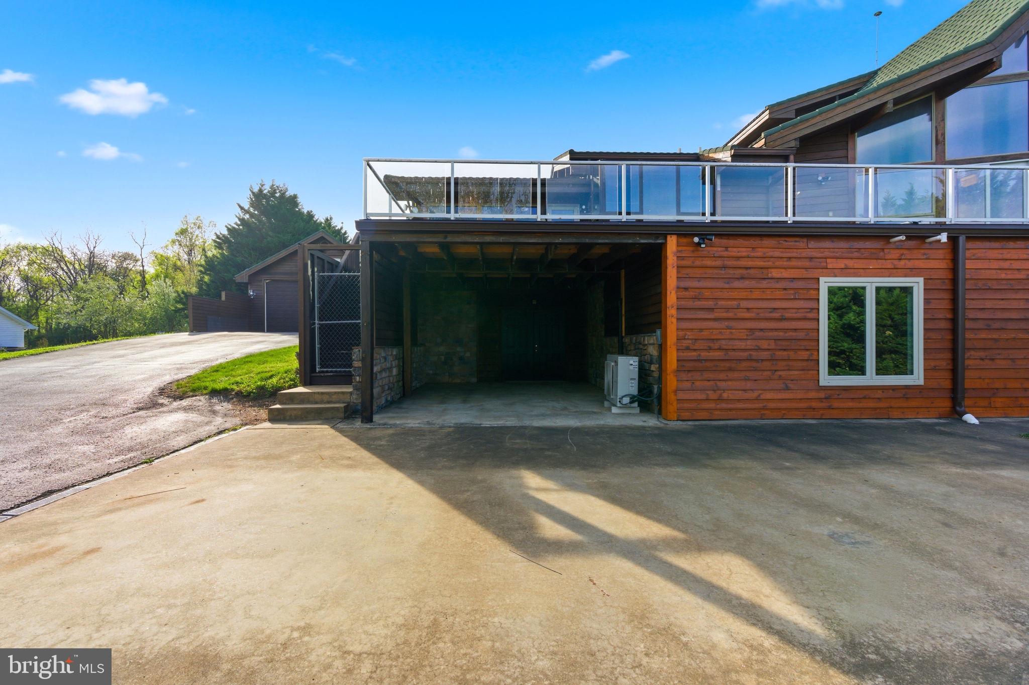 HIGH POINTE - Residential