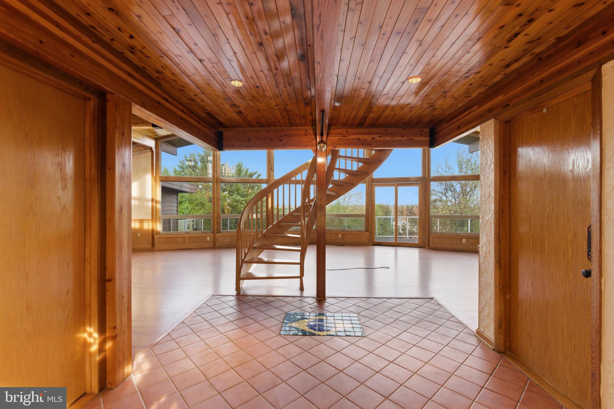 HIGH POINTE - Residential