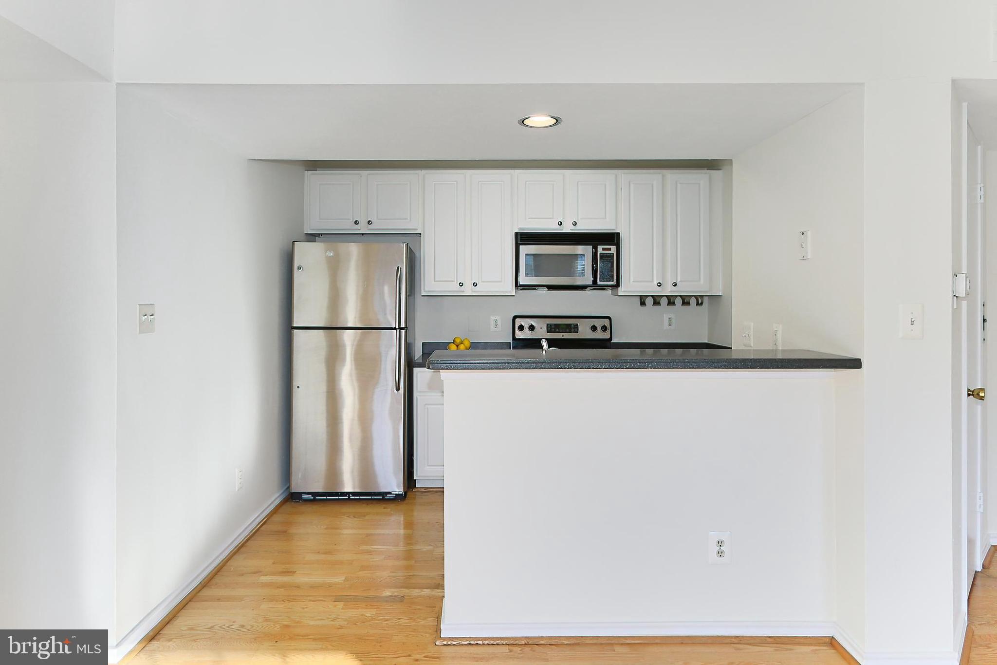 PENDERBROOK SQUARE CONDOMINIUMS - Residential Lease