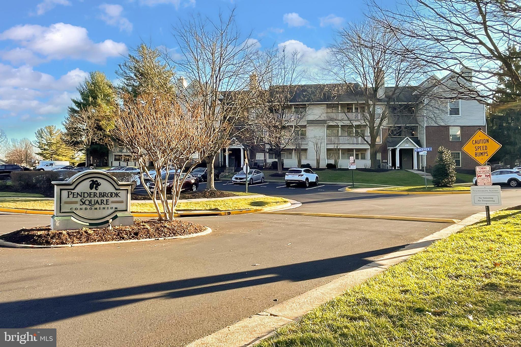 PENDERBROOK SQUARE CONDOMINIUMS - Residential Lease