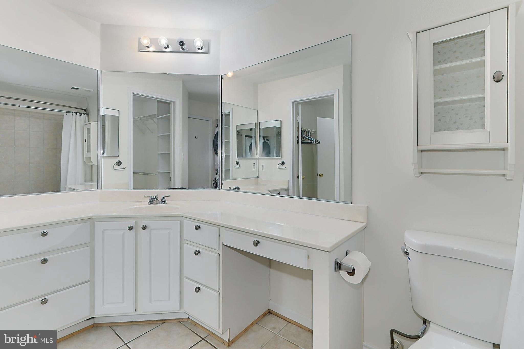 PENDERBROOK SQUARE CONDOMINIUMS - Residential Lease