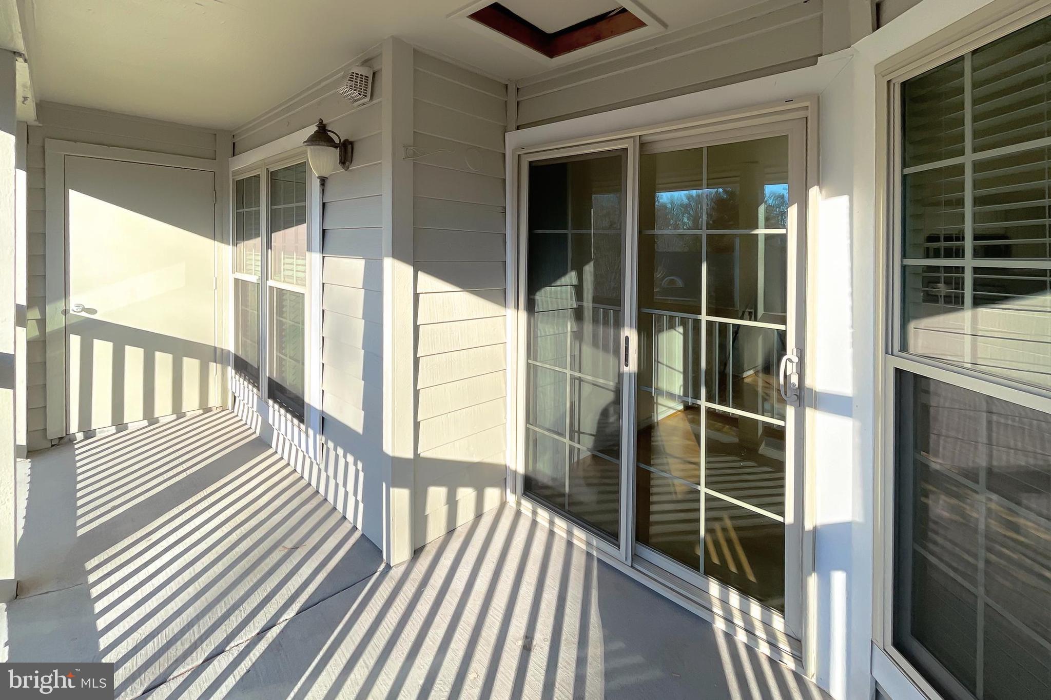 PENDERBROOK SQUARE CONDOMINIUMS - Residential Lease