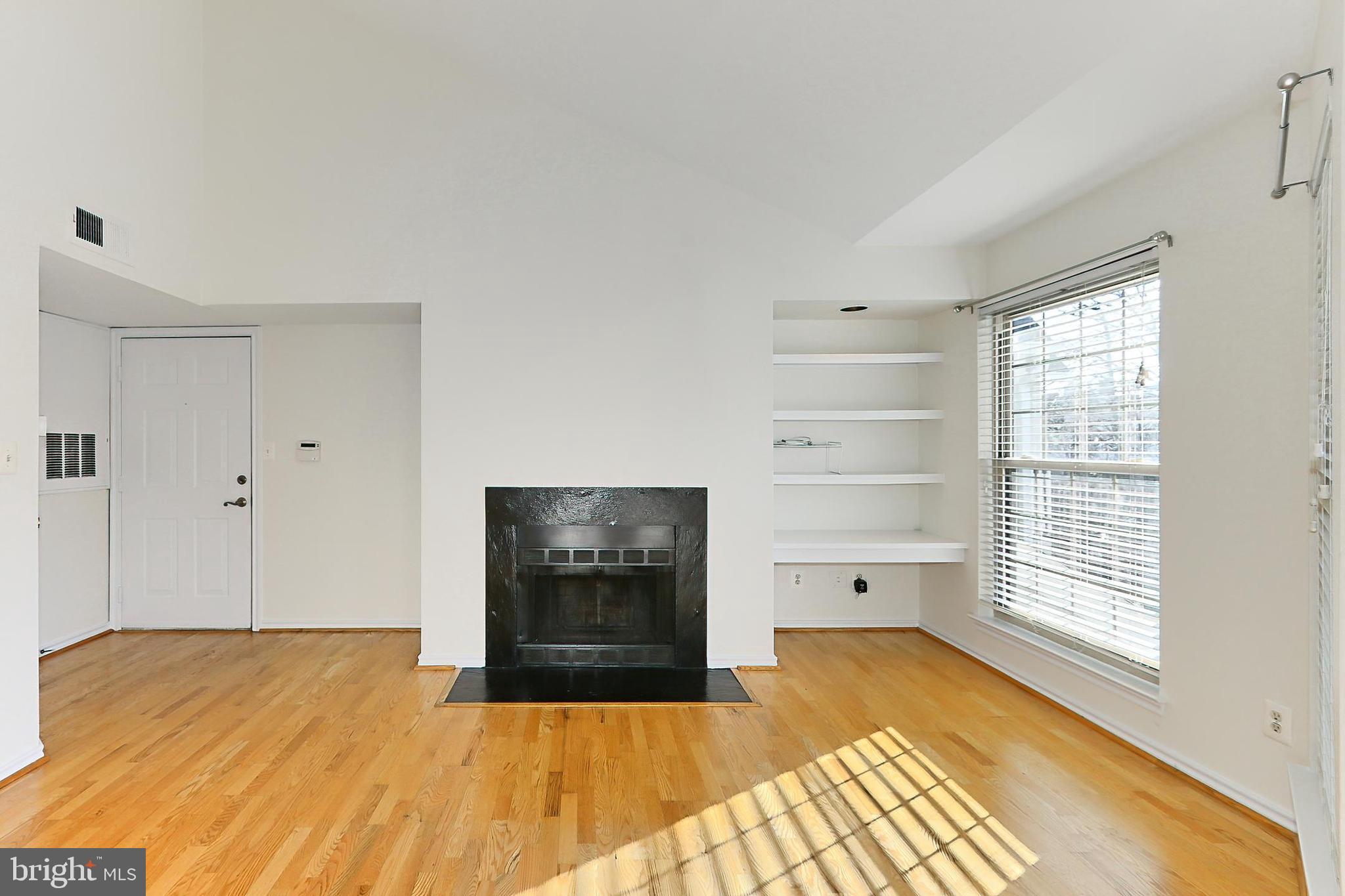 PENDERBROOK SQUARE CONDOMINIUMS - Residential Lease