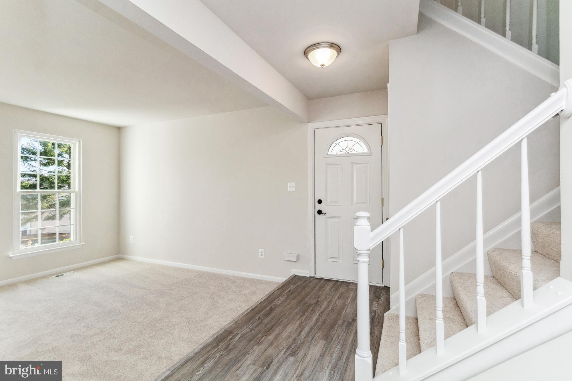 SOUTH HAMPTON - Residential