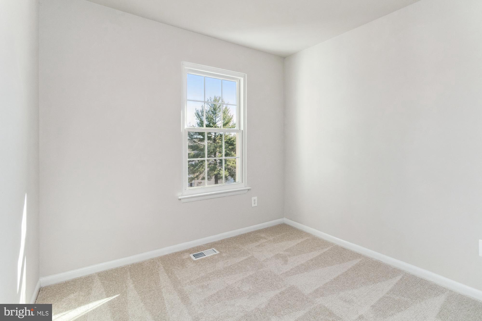 SOUTH HAMPTON - Residential
