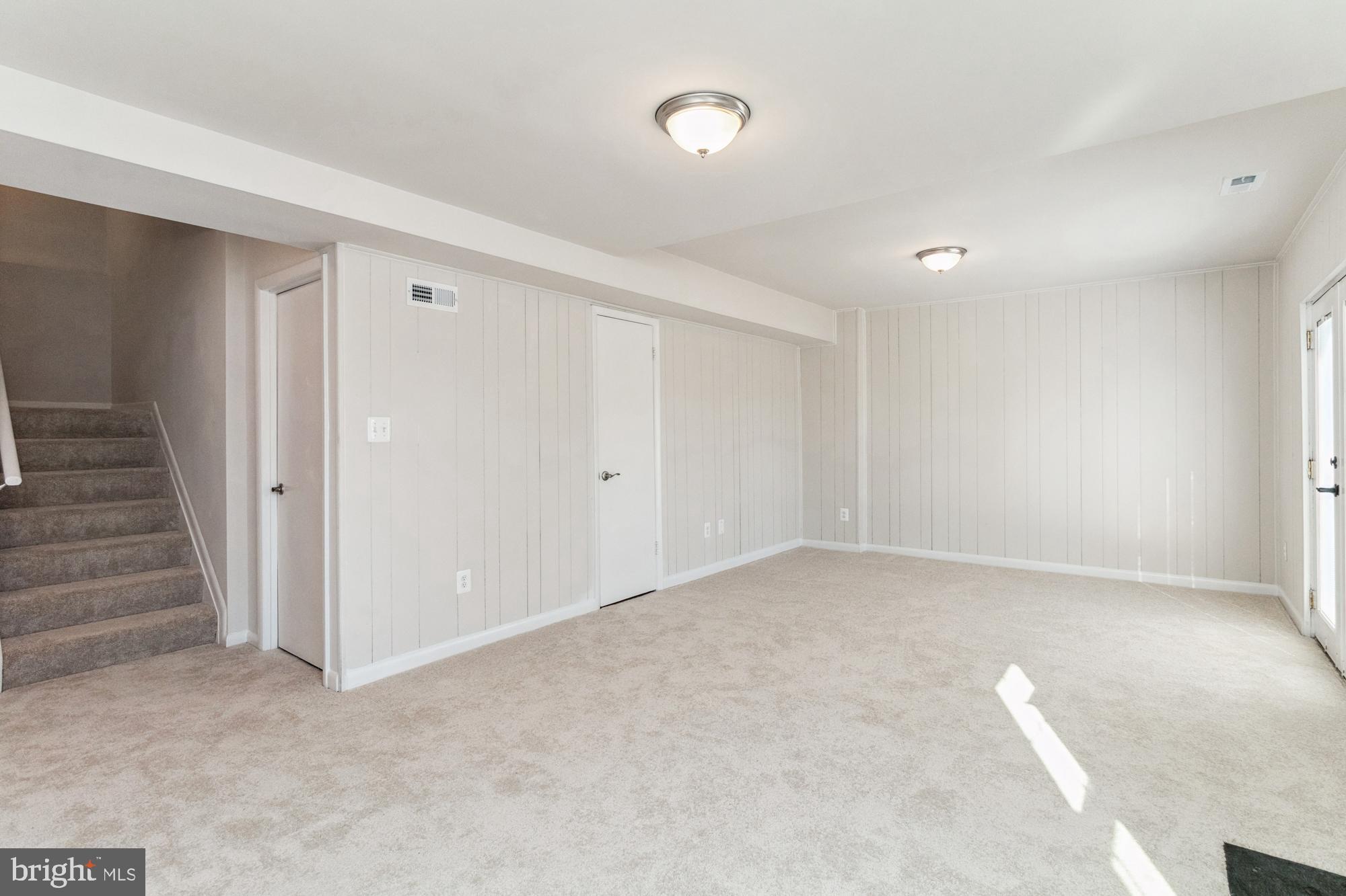 SOUTH HAMPTON - Residential