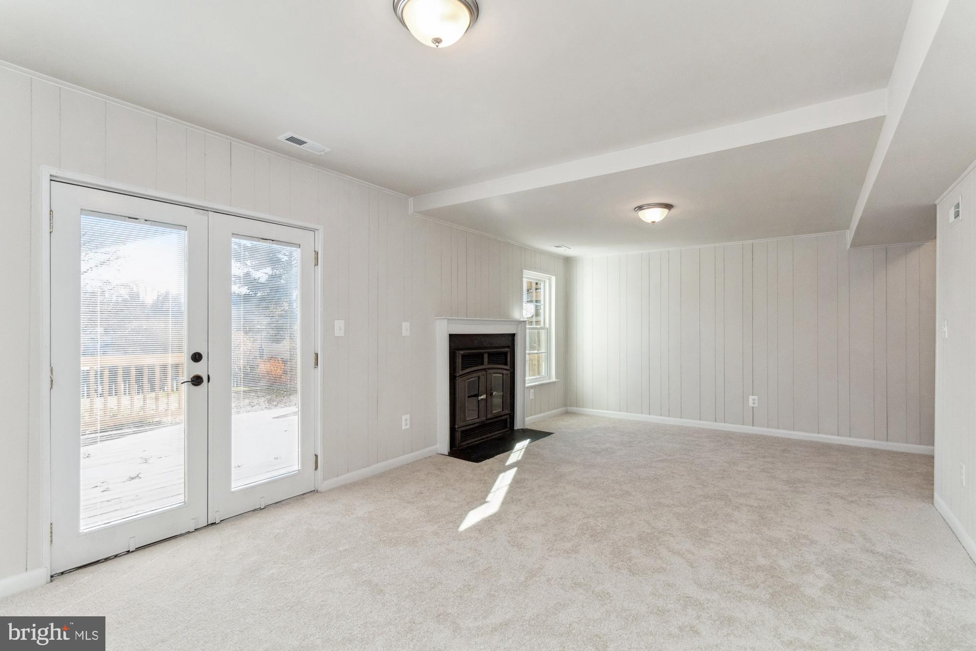 SOUTH HAMPTON - Residential