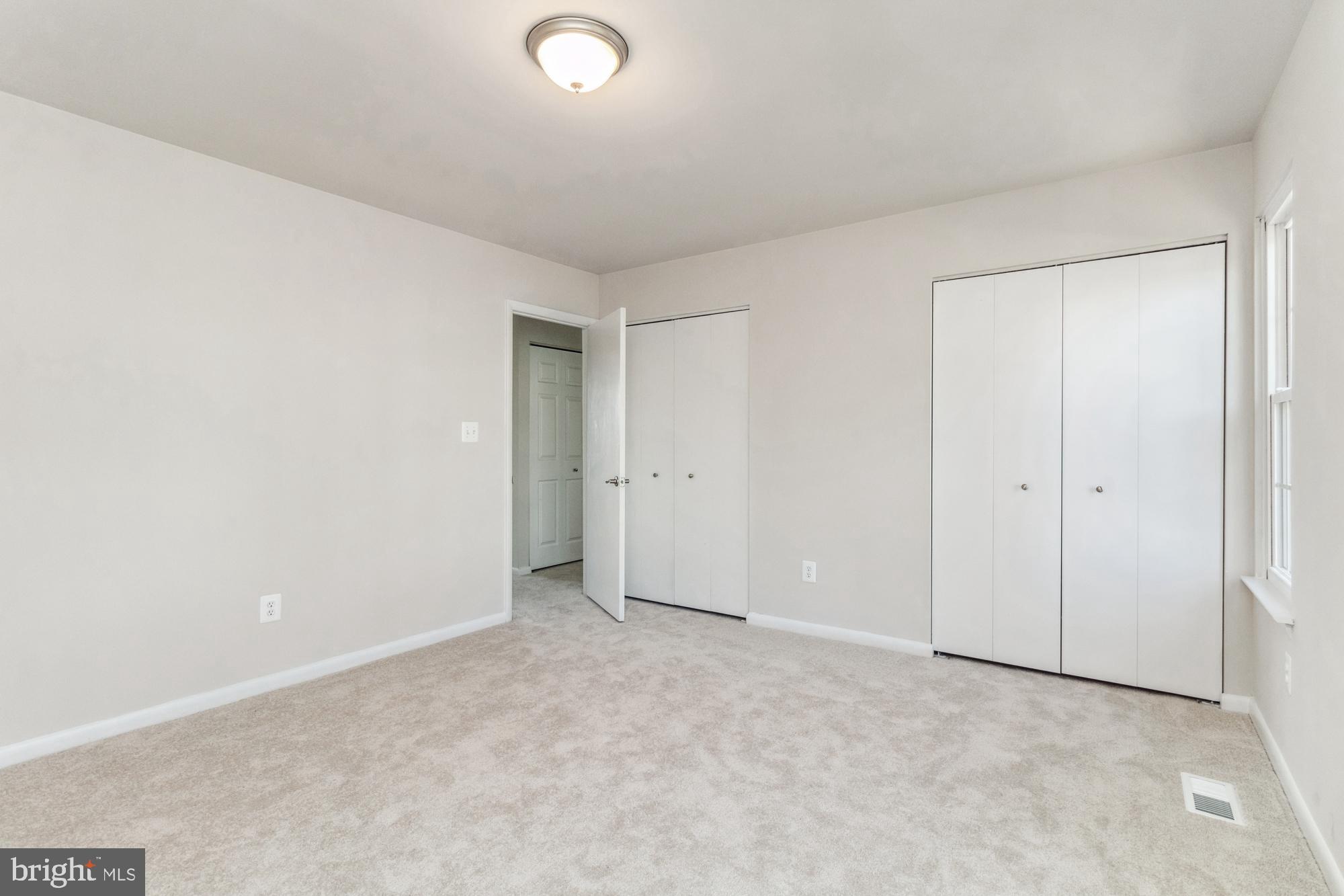 SOUTH HAMPTON - Residential
