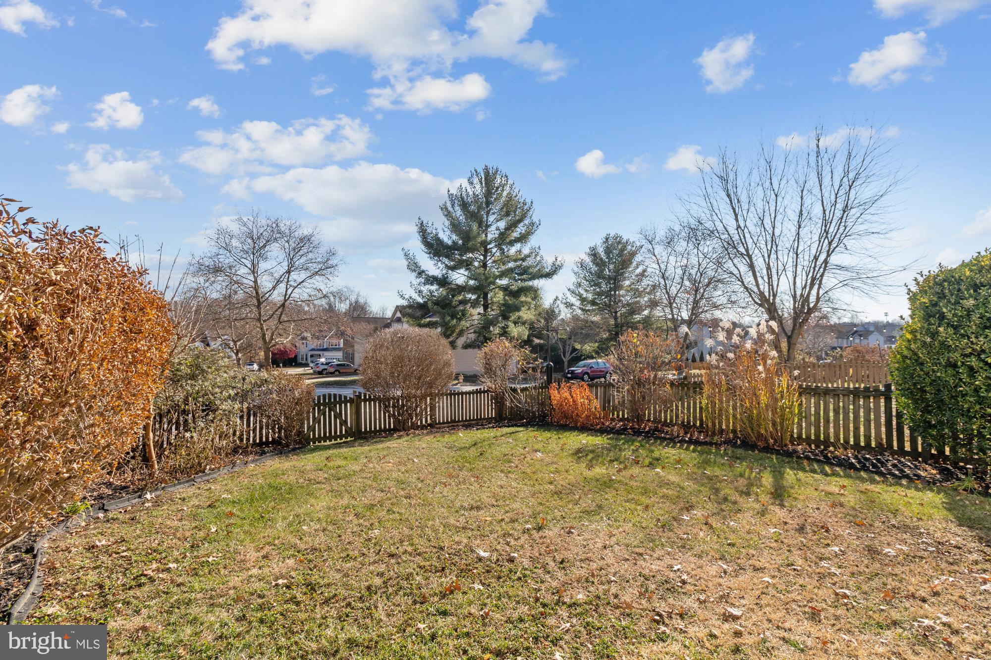 SOUTH HAMPTON - Residential