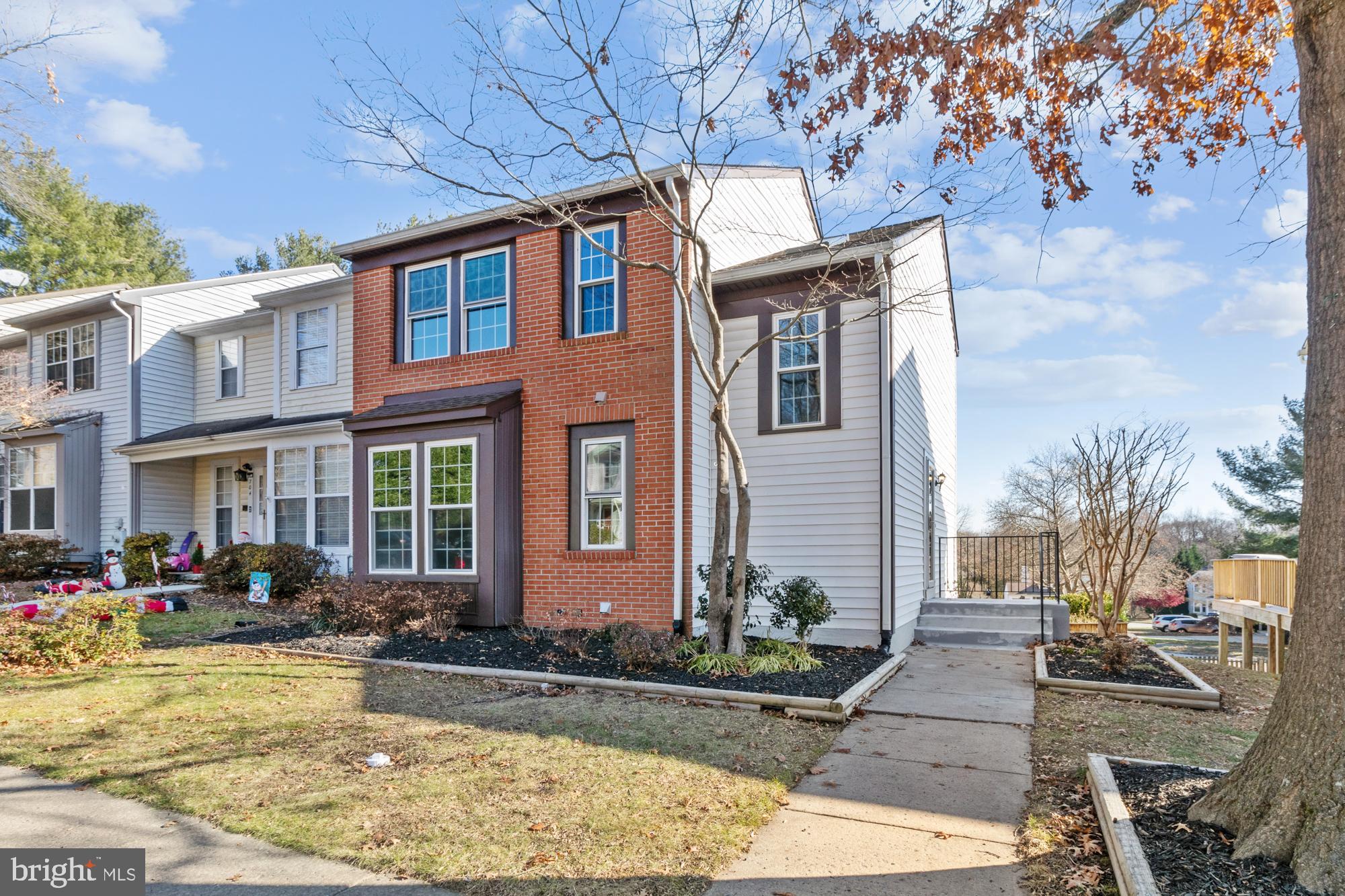SOUTH HAMPTON - Residential