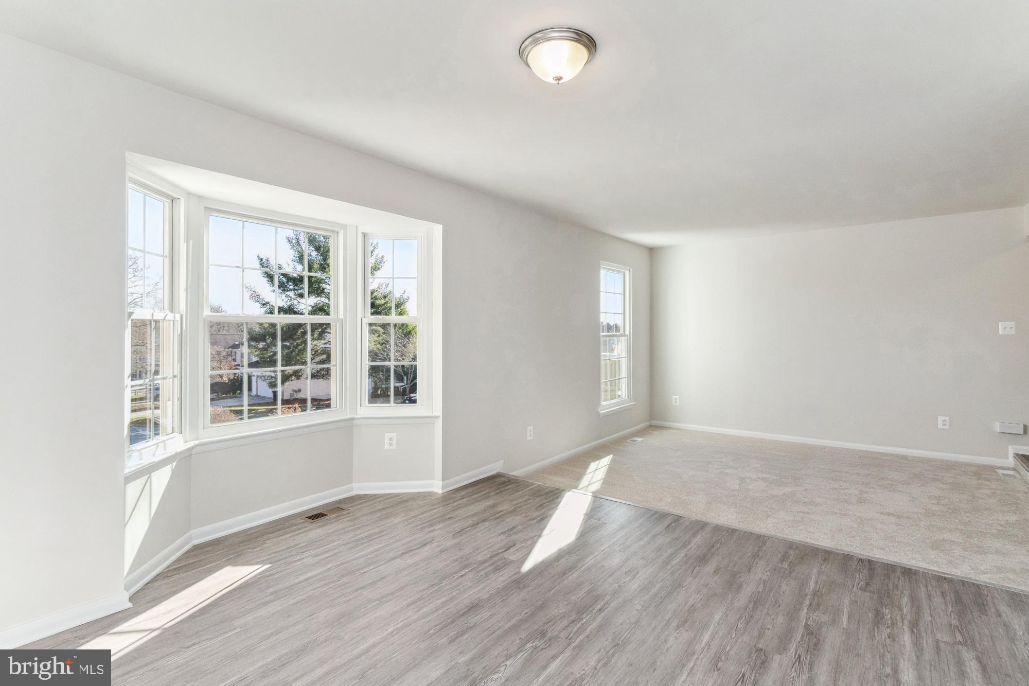 SOUTH HAMPTON - Residential