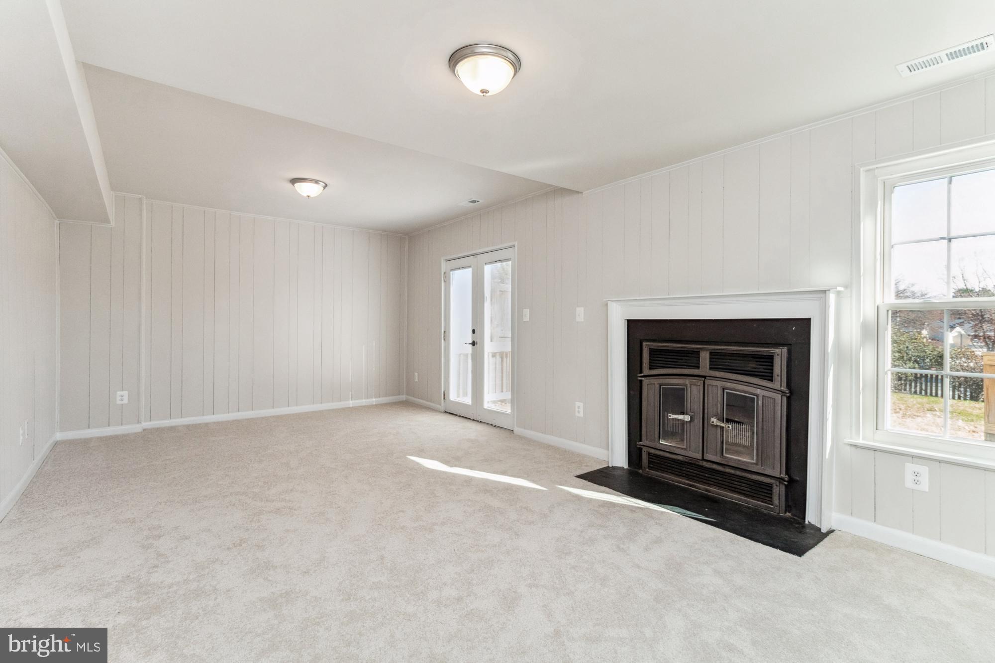 SOUTH HAMPTON - Residential