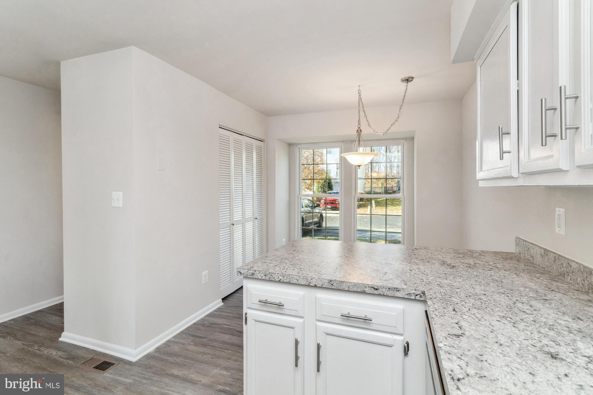 SOUTH HAMPTON - Residential