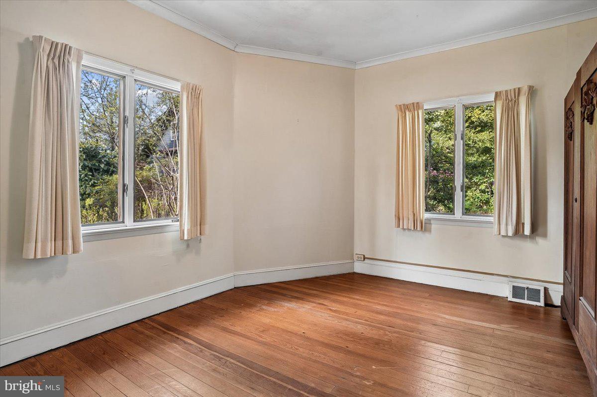 SHERWOOD FOREST - Residential