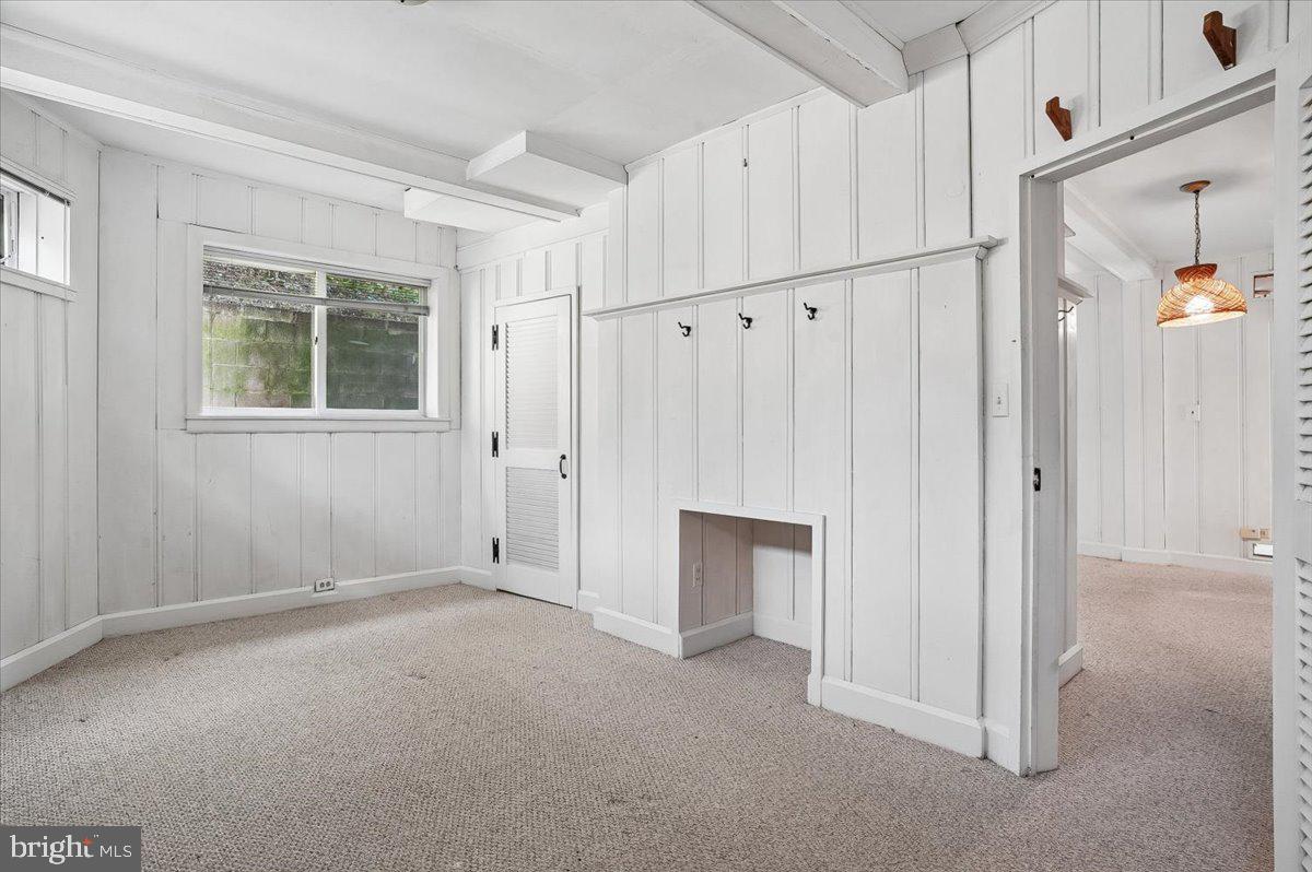 SHERWOOD FOREST - Residential