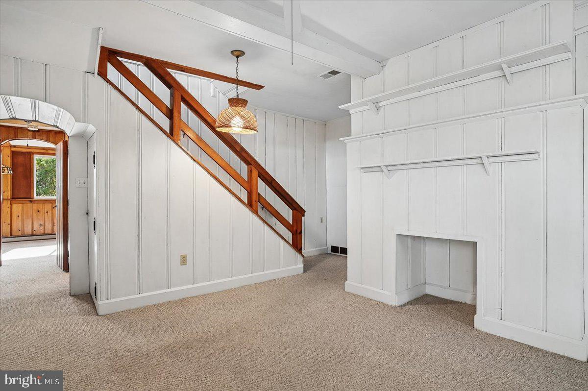 SHERWOOD FOREST - Residential