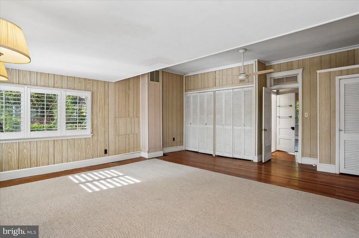 SHERWOOD FOREST - Residential