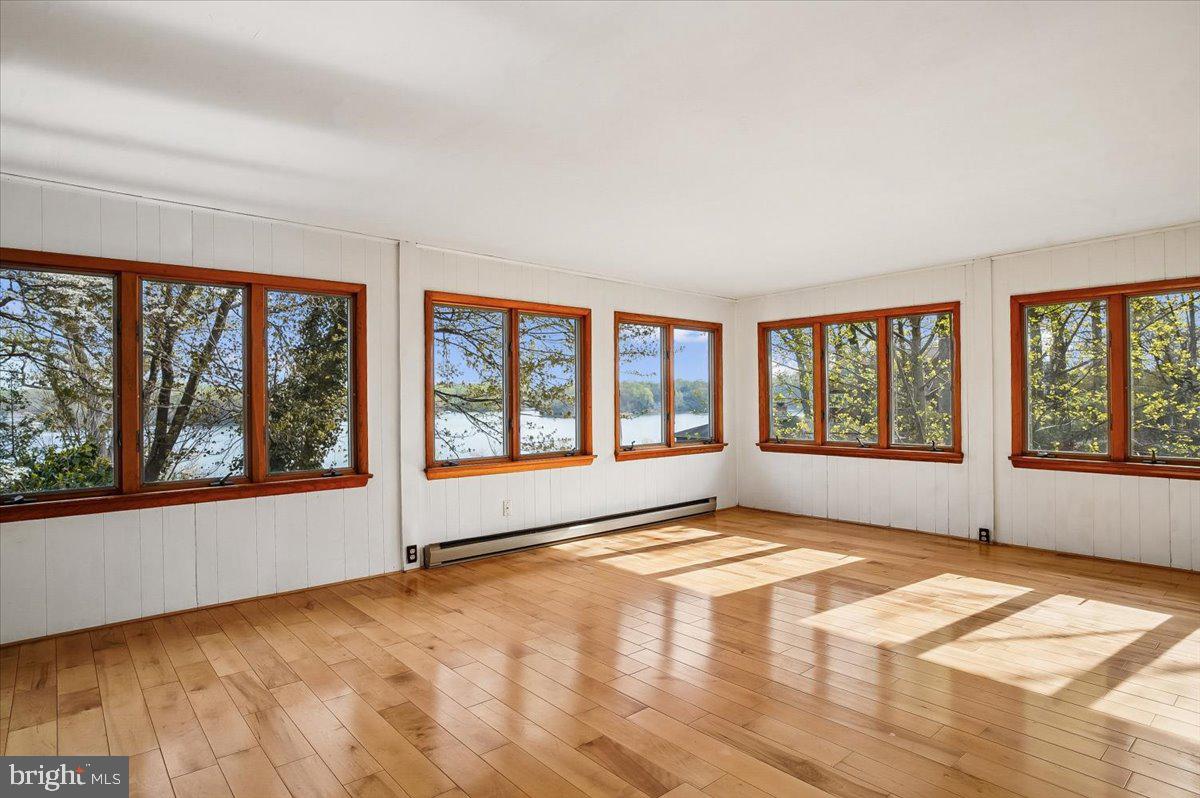 SHERWOOD FOREST - Residential