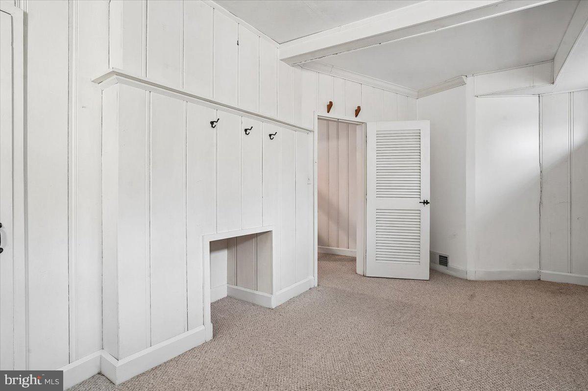 SHERWOOD FOREST - Residential