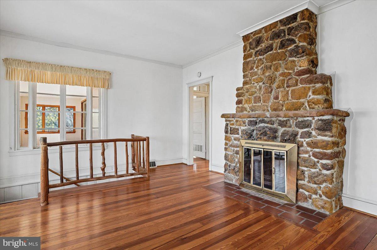 SHERWOOD FOREST - Residential