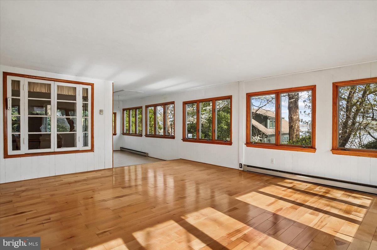 SHERWOOD FOREST - Residential