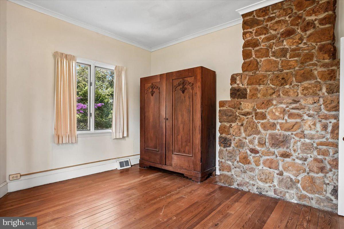 SHERWOOD FOREST - Residential