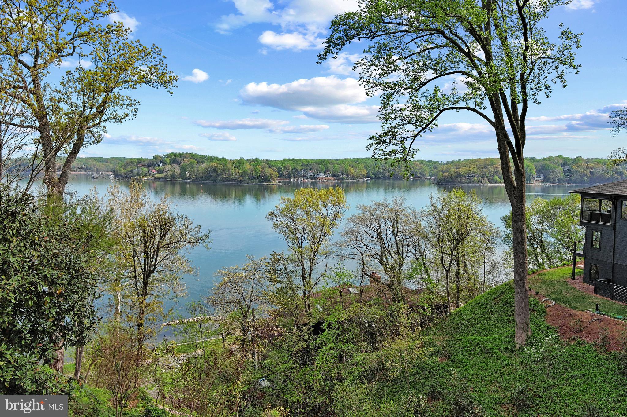 SHERWOOD FOREST - Residential