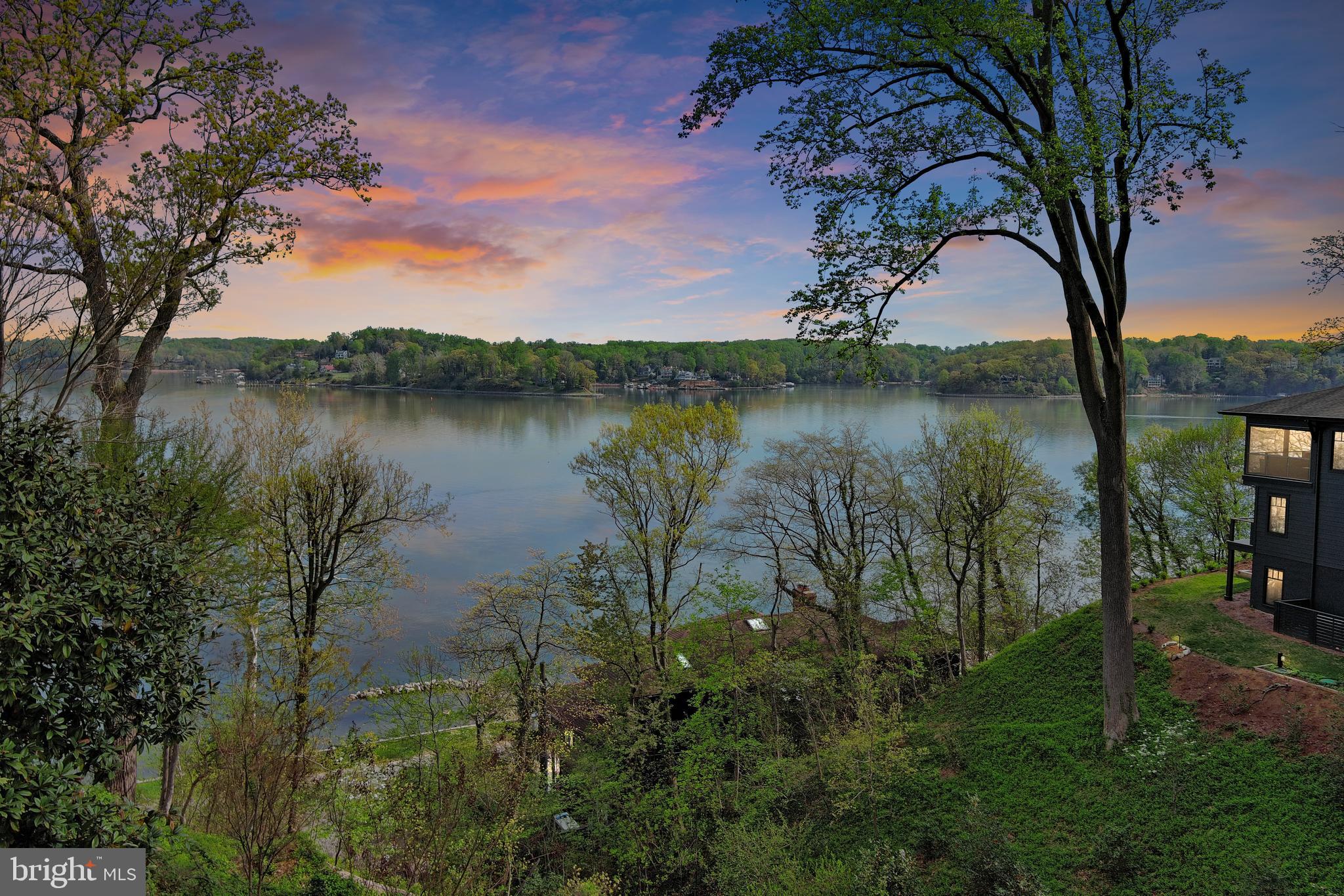 SHERWOOD FOREST - Residential