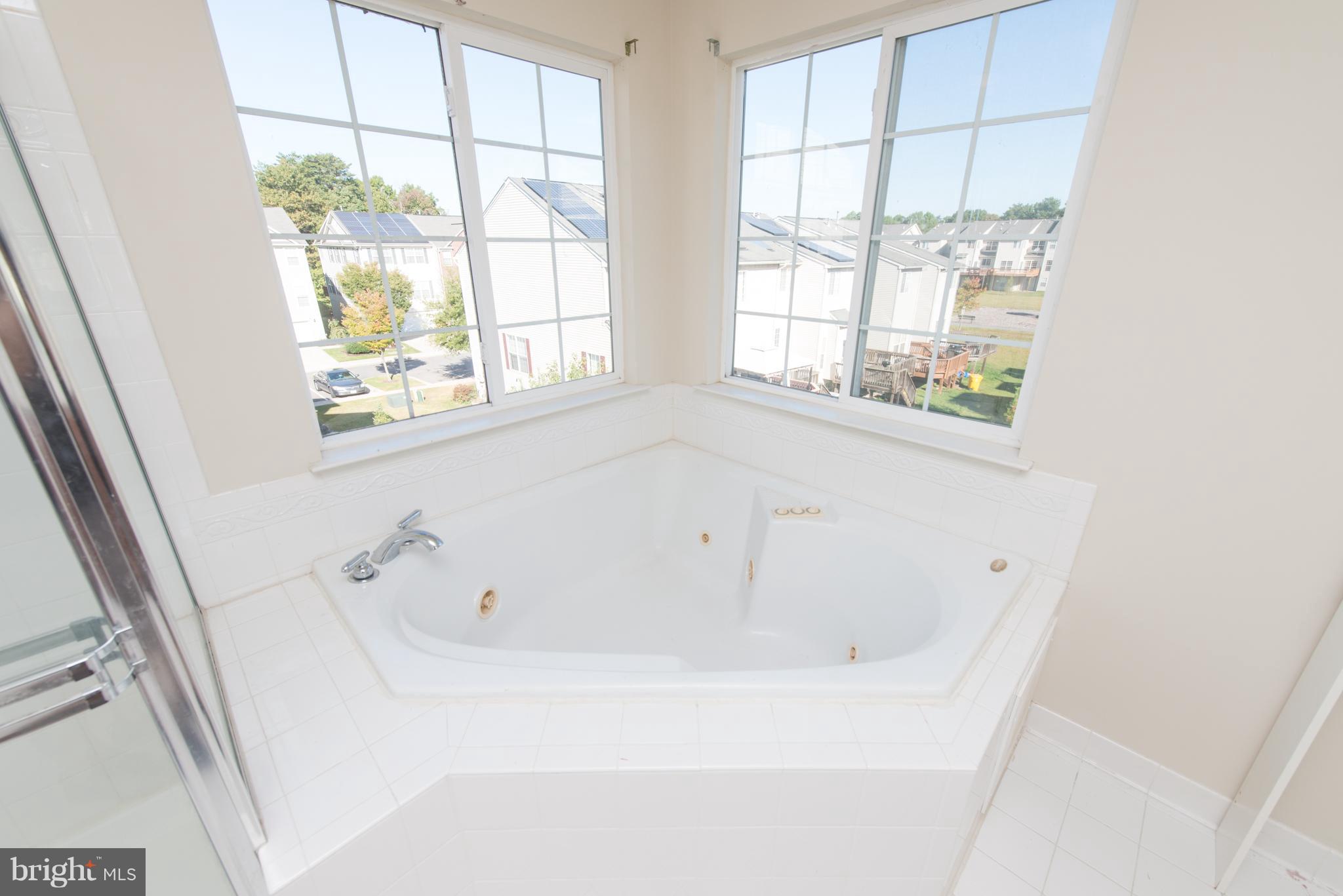 SEVEN OAKS - Residential