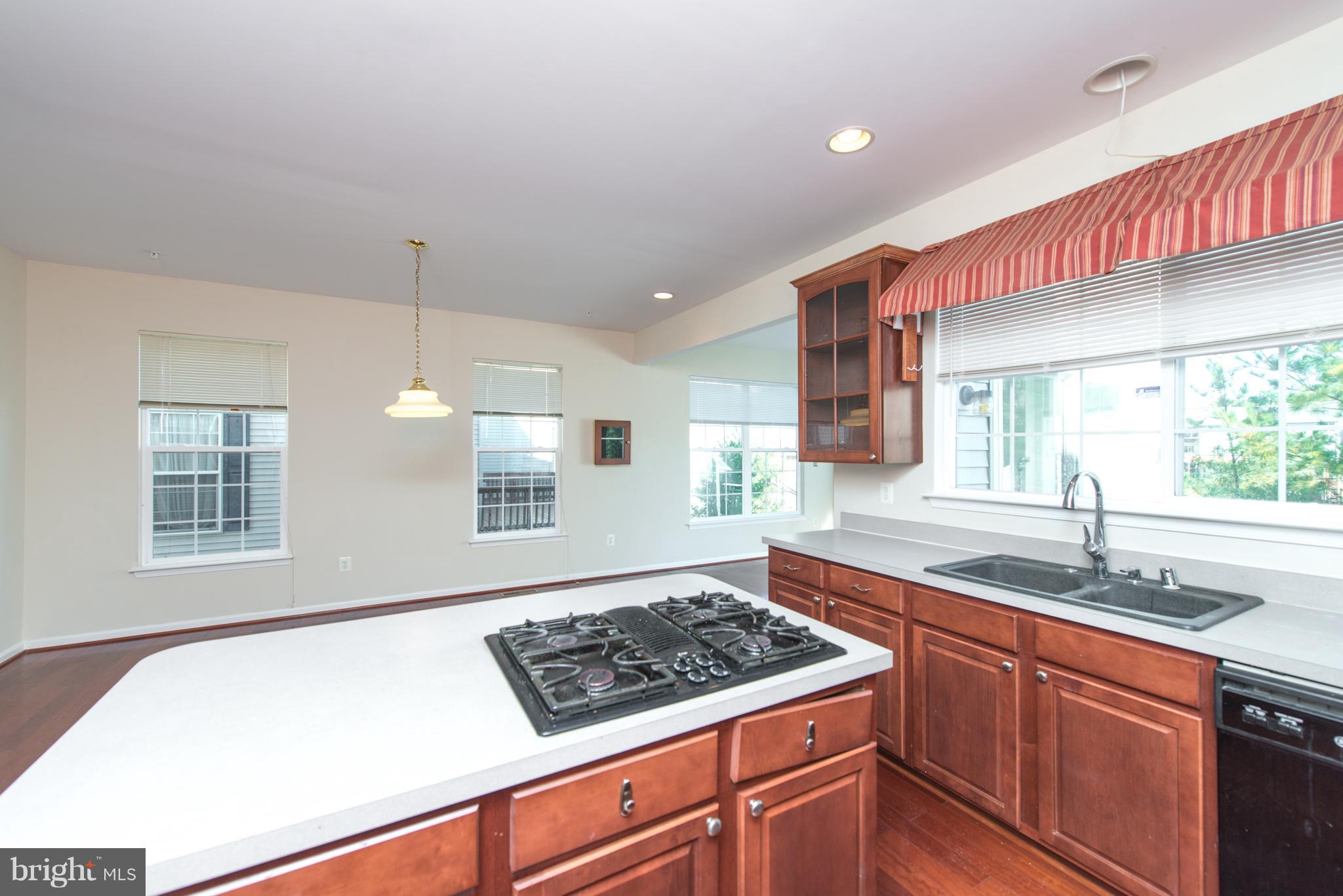 SEVEN OAKS - Residential