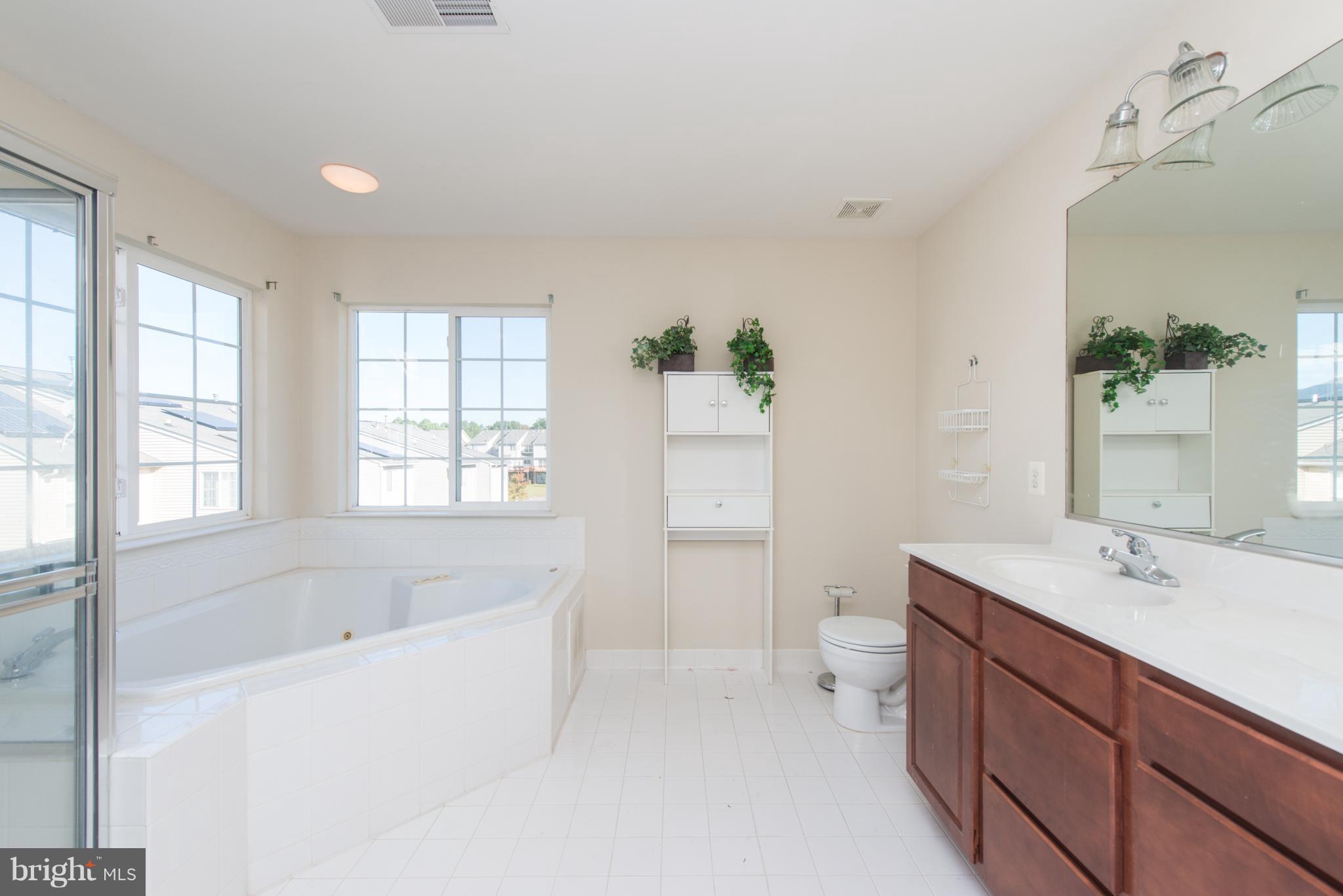 SEVEN OAKS - Residential