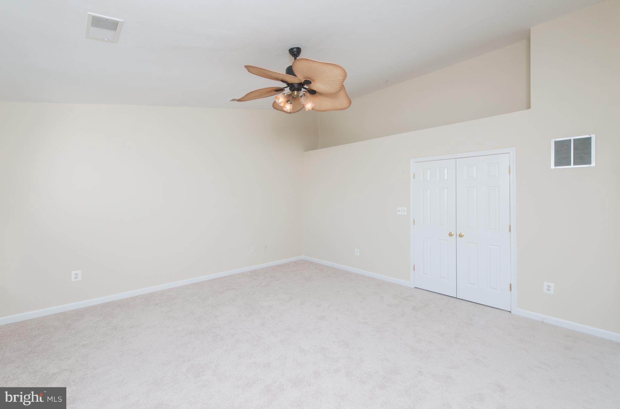 SEVEN OAKS - Residential