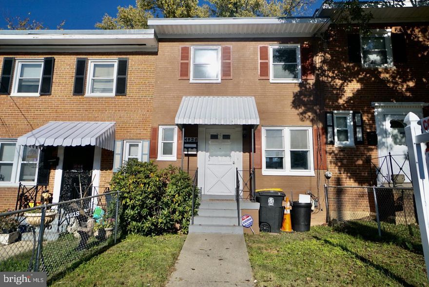 A beautiful and cozy townhouse, minutes from i495, MGM, and DC. Updated 3-level townhouse with renovated kitchen and bathrooms! The home has a large open living room with an open floor plan to the dining room area and kitchen. The basement has a large open space for a man cave or recreational room. It also has staircase walkout to the backyard. Don't miss out on this Deal! Location, Location, Location.
Good credit and rental history required.