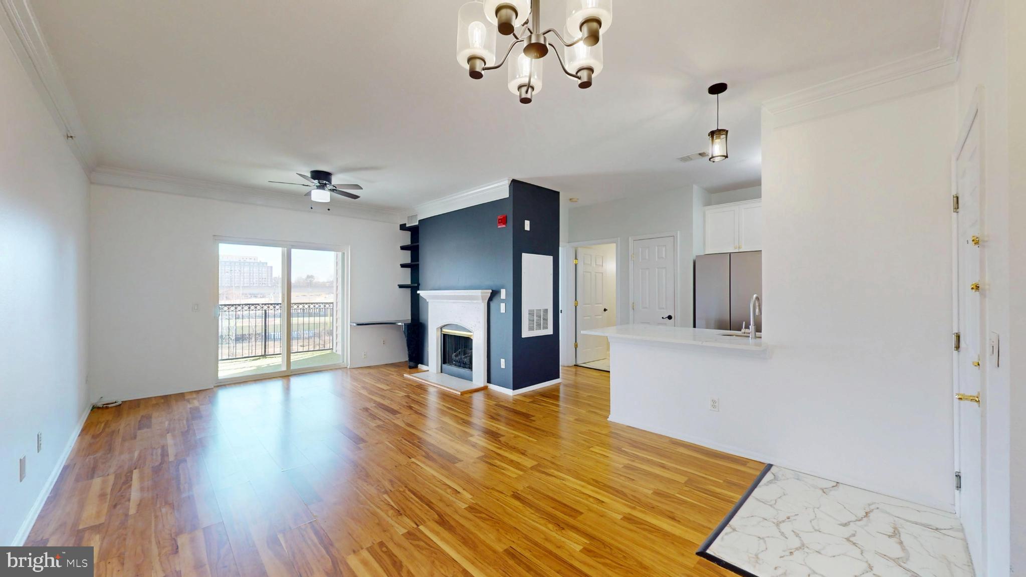 1591 SPRING GATE DRIVE 3406