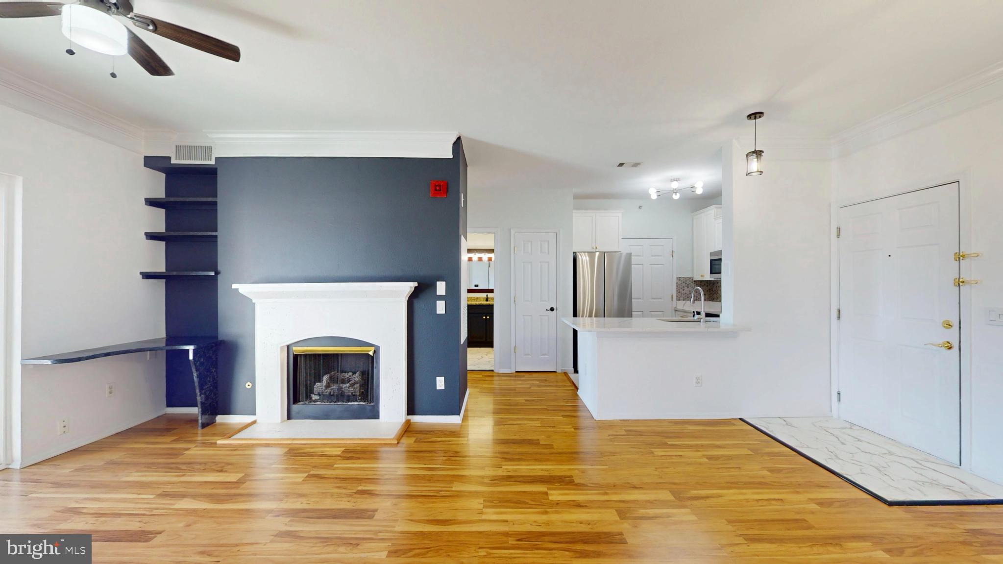 1591 SPRING GATE DRIVE 3406