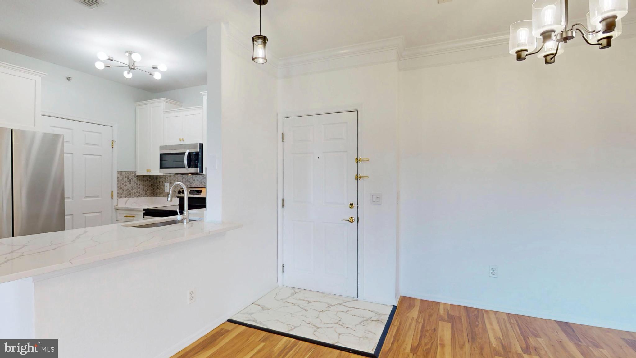 1591 SPRING GATE DRIVE 3406