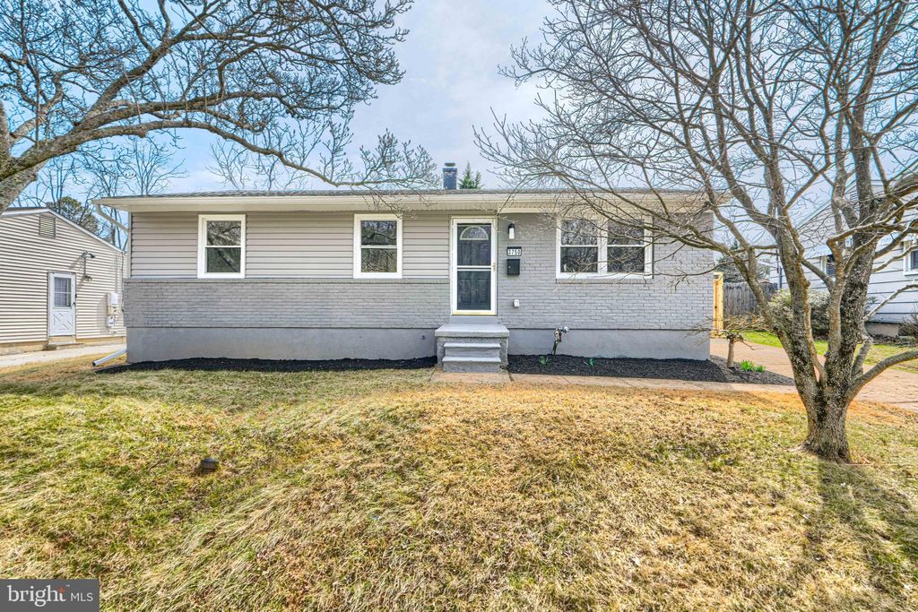 Photo of 3750 Trent Road, RANDALLSTOWN, MD 21133 (MLS # MDBC2155264)