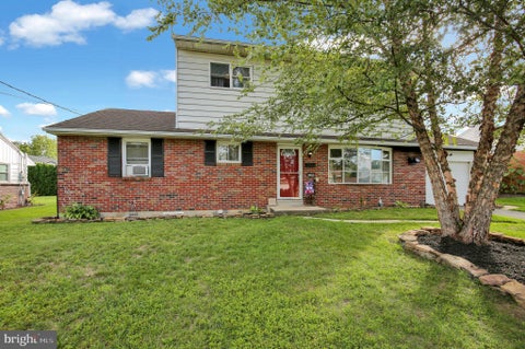 Homes For Sale - 340 Harry Avenue<br/> ROBESONIA, PA 19551