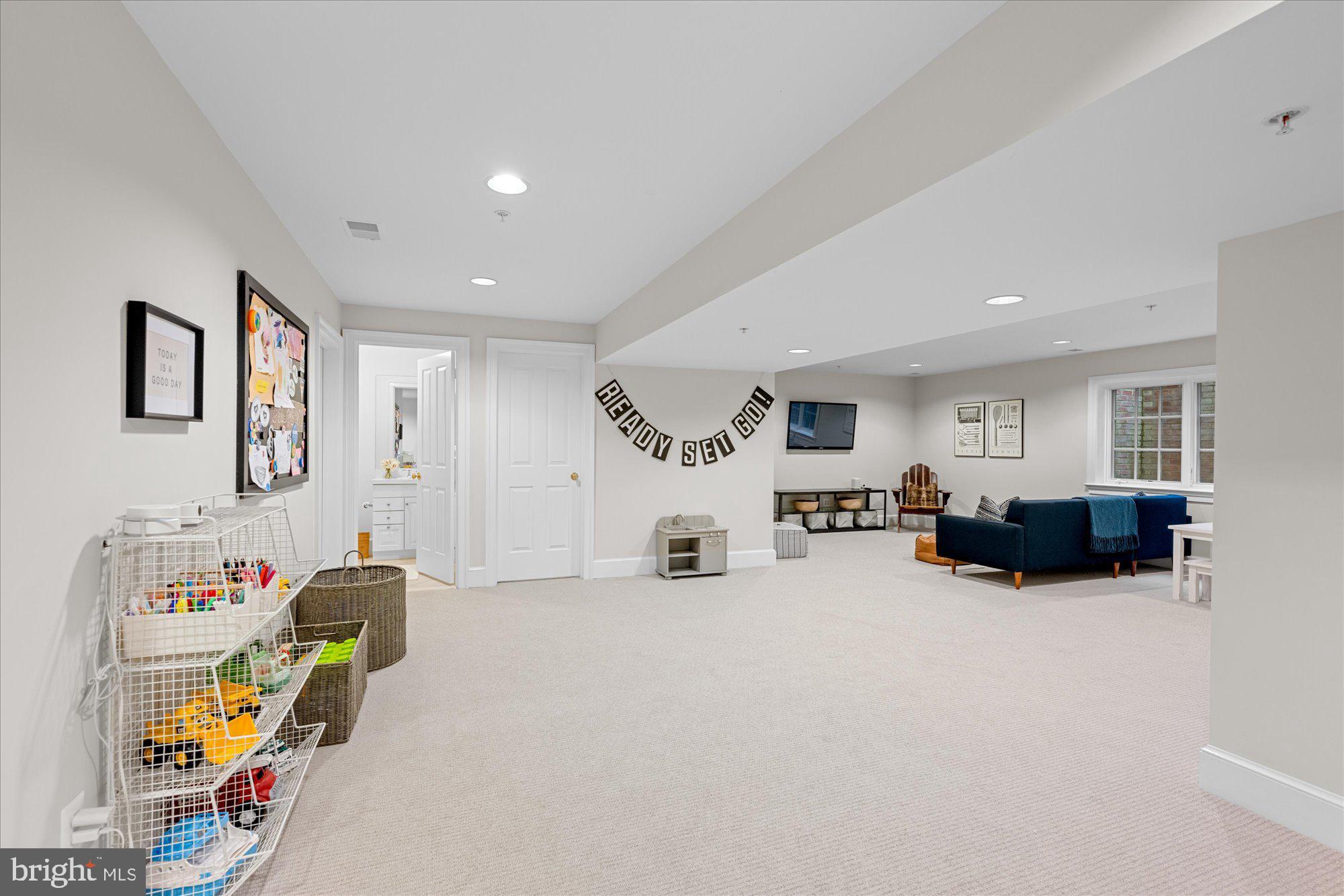 WEST CHEVY CHASE HEIGHTS - Residential