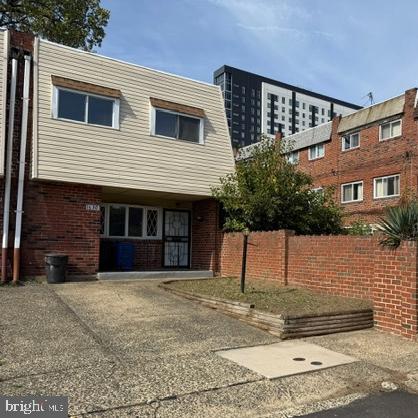 PHILADELPHIA - Residential