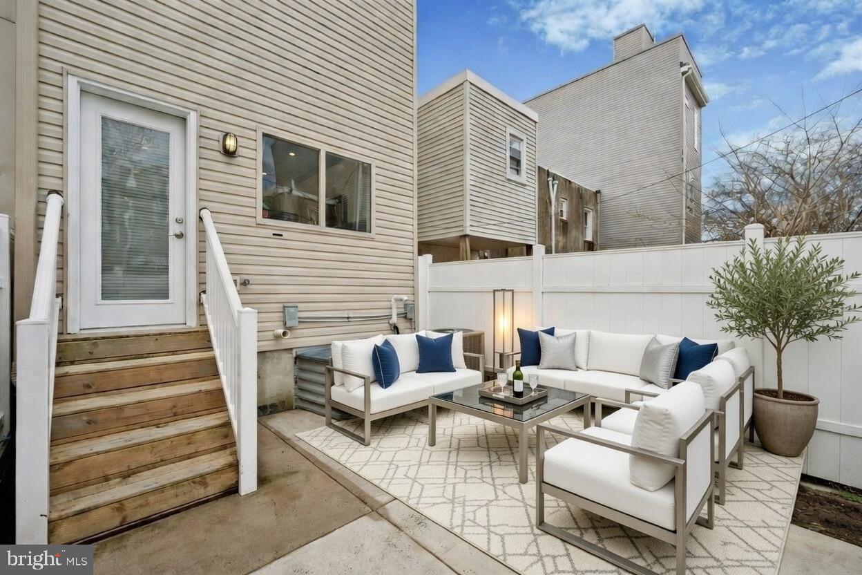 POINT BREEZE - Residential