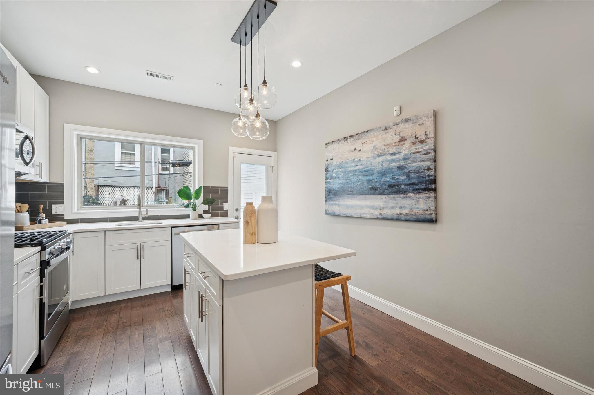 POINT BREEZE - Residential