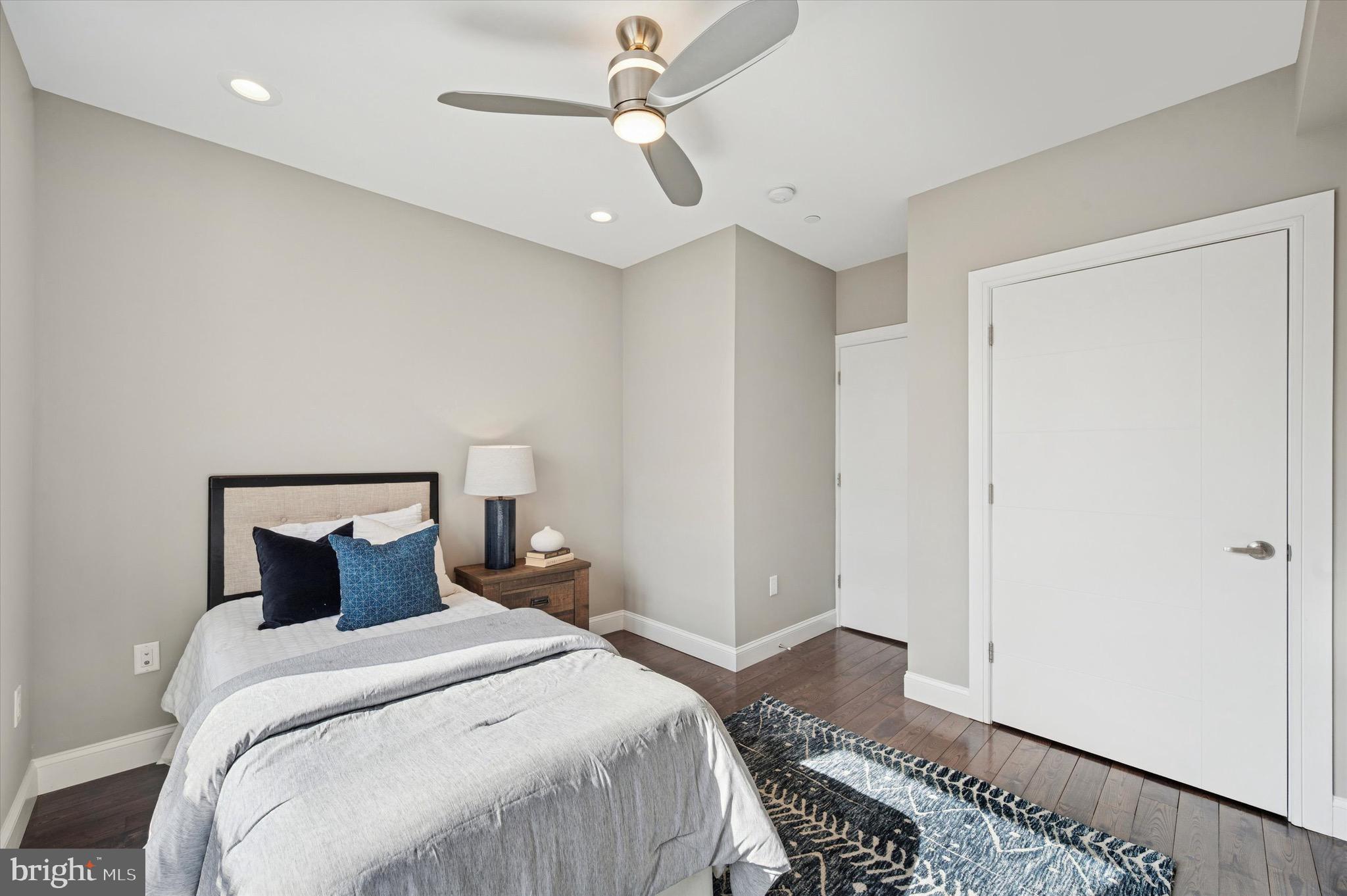 POINT BREEZE - Residential