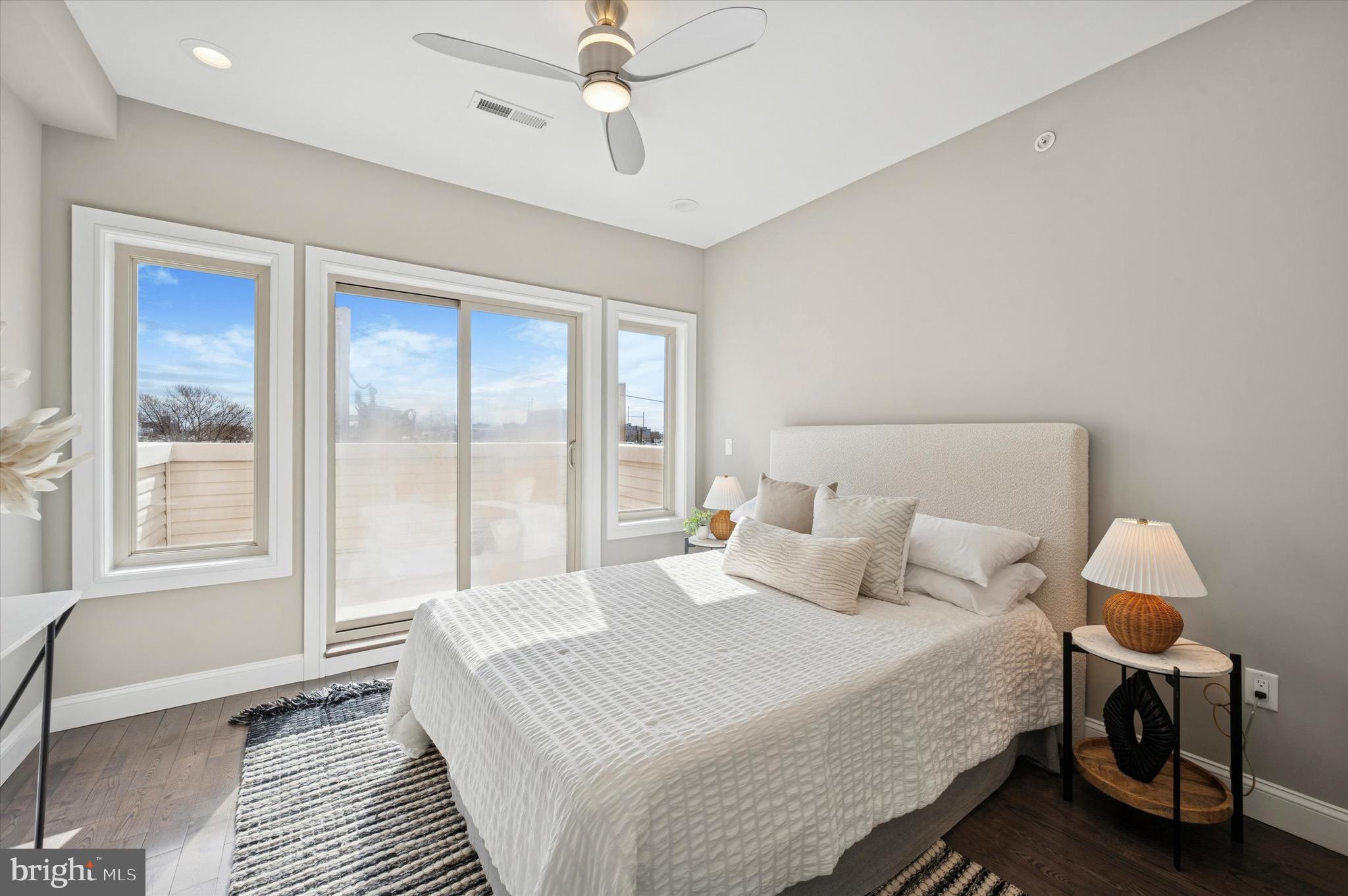 POINT BREEZE - Residential