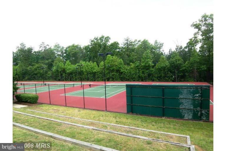 RUSSETT - Residential