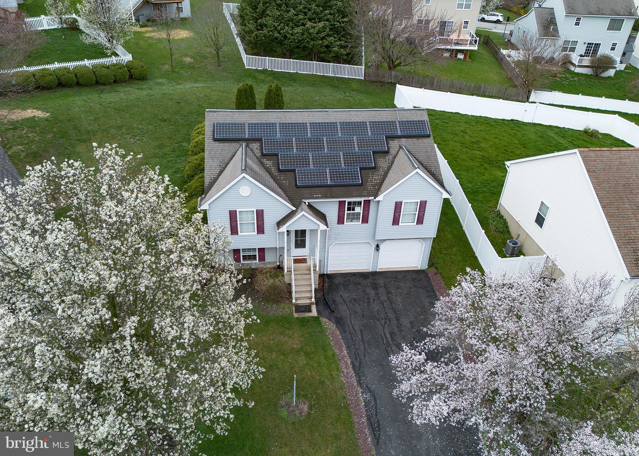 606 BUTTERFLY CIRCLE