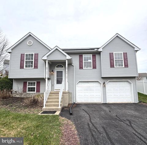 606 BUTTERFLY CIRCLE DALLASTOWN PA 17313