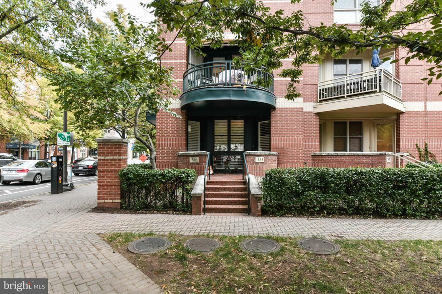 LUXURY 3BR, 2.5BA End-Unit all-brick 3200+ sq ft townhome in Bromptons neighborhood of North Arlington*Marble tiled floors greet you with living room & ample sunlight through main windows & unique stone accent wall to compliment space with door leading to garage*Stairway leading to main living level features hardwood floors, recessed lighting & large open living room with patio door leading to private deck with fantastic views of the park & city*Dining area off living room with second patio door leading to second deck & modern kitchen with ample sleek cabinetry, Quartz counters & stainless steel appliances*Oversized primary bedroom features LUX spa-like bathroom with tiled floors, corner soaking tub, modern vanity design & shower*Bedrooms feature hardwood floors in each room & share updated second full bathroom*Enjoy views of the park & city from almost every room in this sunny townhome complete with full two car garage*Perfect for entertaining*Conveniently located within walking distance of the Arlington metro station with plenty of nearby amenities, including grocery stores, restaurants, entertainment & bars*

*Available for lease 1.9.24*