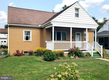 327 HIGHLAWN AVENUE ELIZABETHTOWN PA 17022